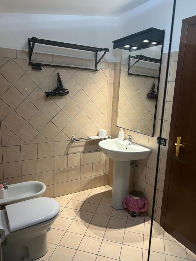 Clock'S House Hotel Фиумичино Екстериор снимка